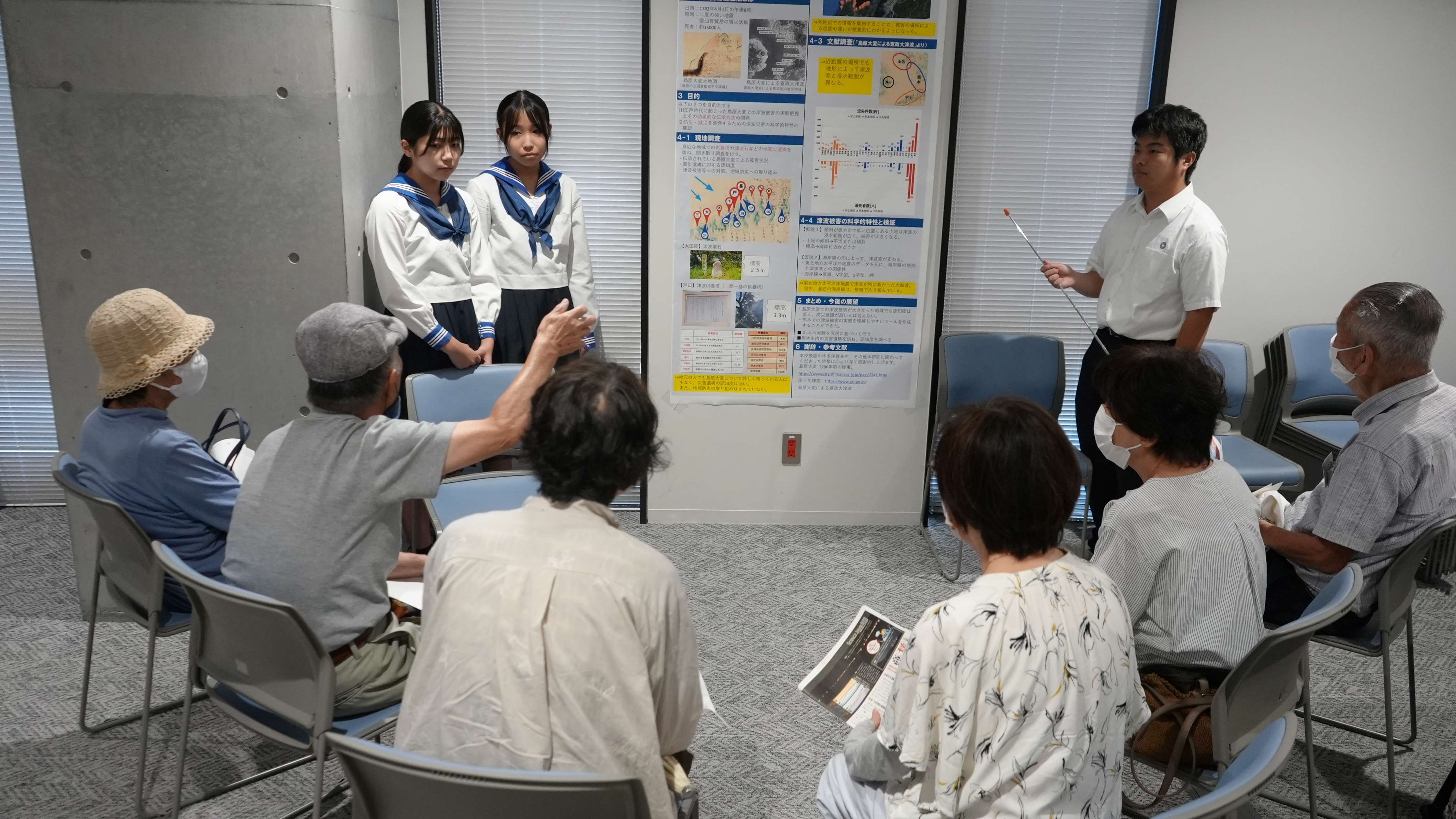 DSC00251　情報提供を受ける様子　.jpg